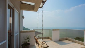 Basic Triple Room | Balcony