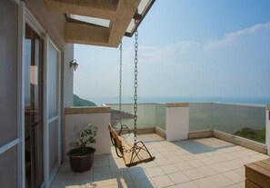 Habitación triple básica | Balcón