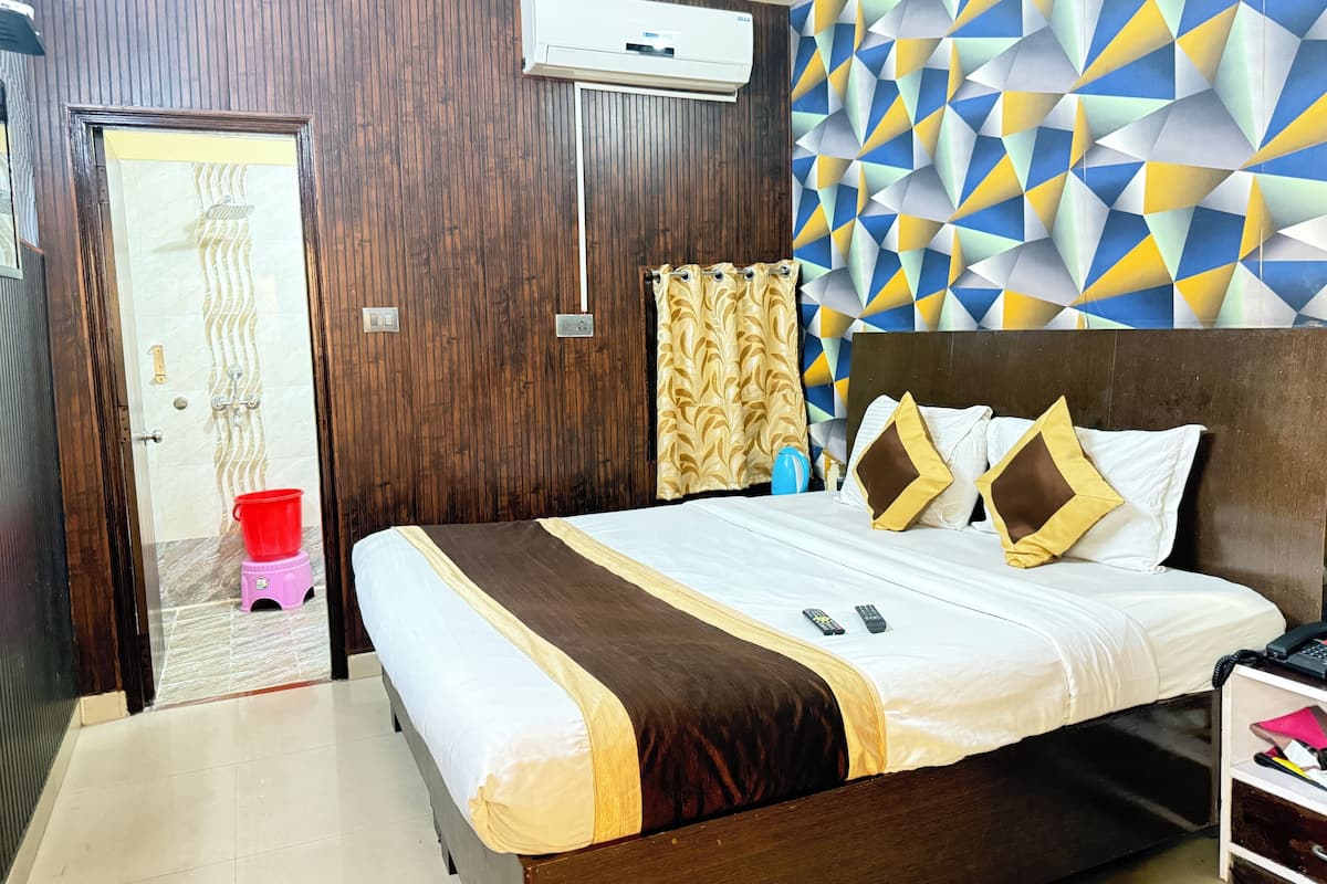 Superior Room | Desk, cribs/infant beds, free WiFi