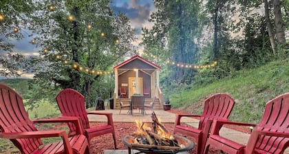 Little Red Roof, a tiny house in the GA mountains!