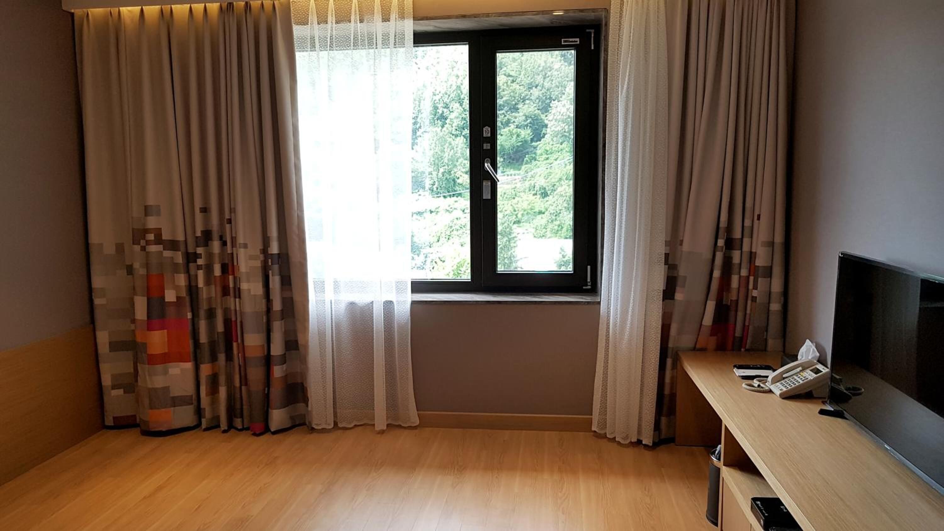 standard ondol room | 1 bedroom, desk, blackout curtains, soundproofing