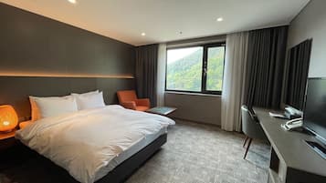 Standard Double Room, 1 Double Bed | Desk, blackout curtains, soundproofing, free WiFi