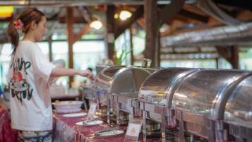 Daily full breakfast (THB 250 per person)