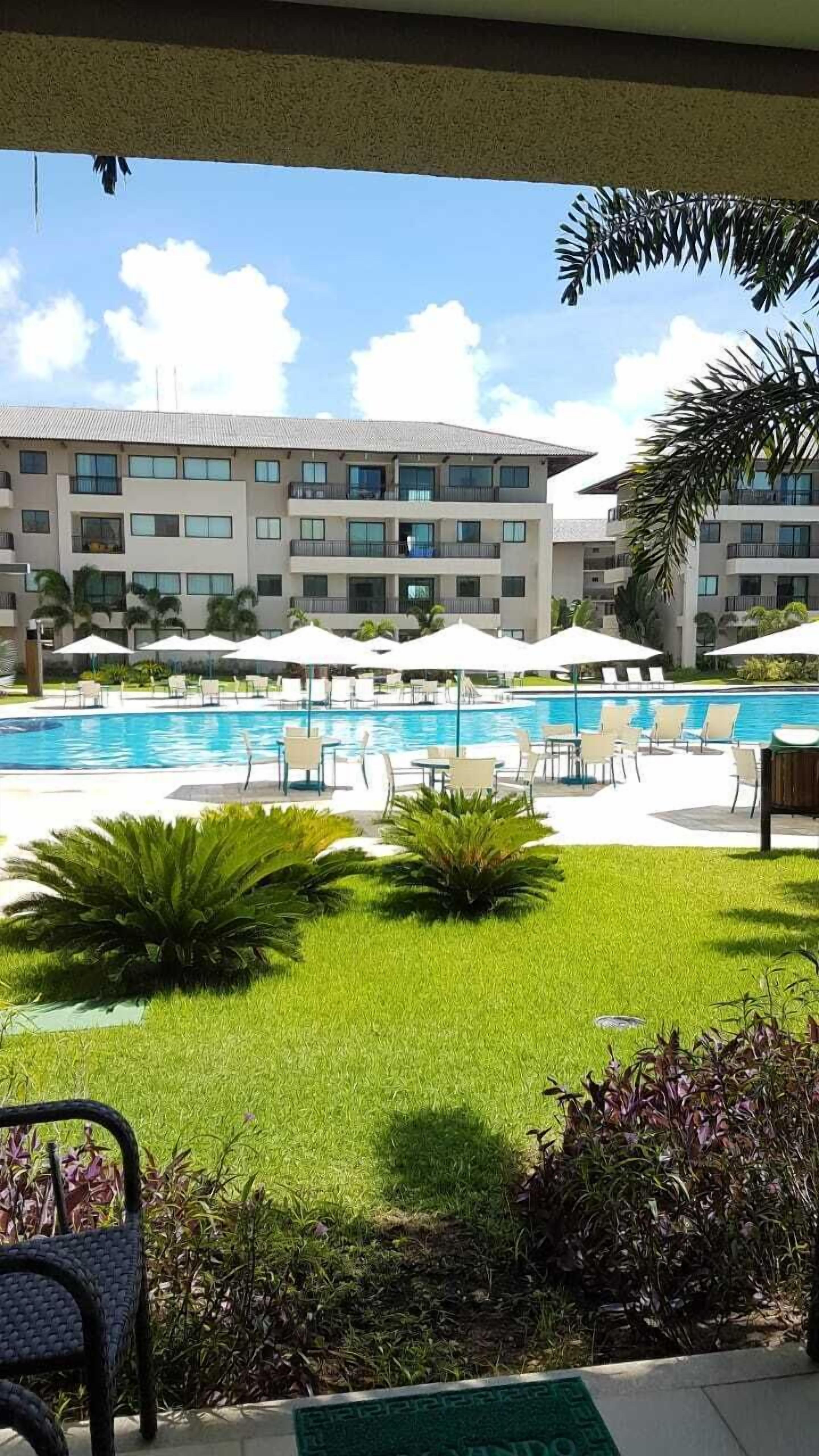 Utendørsbasseng og et oppvarmet basseng