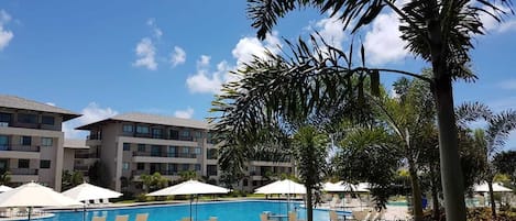 Piscine extérieure, piscine chauffée