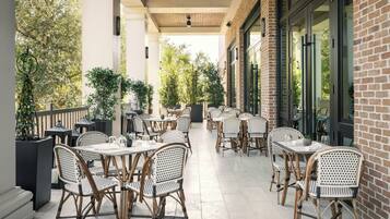 Frühstück, Mittagessen und Abendessen