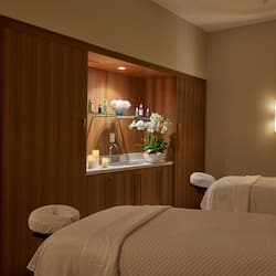 Couples treatment rooms, body treatments, aromatherapy