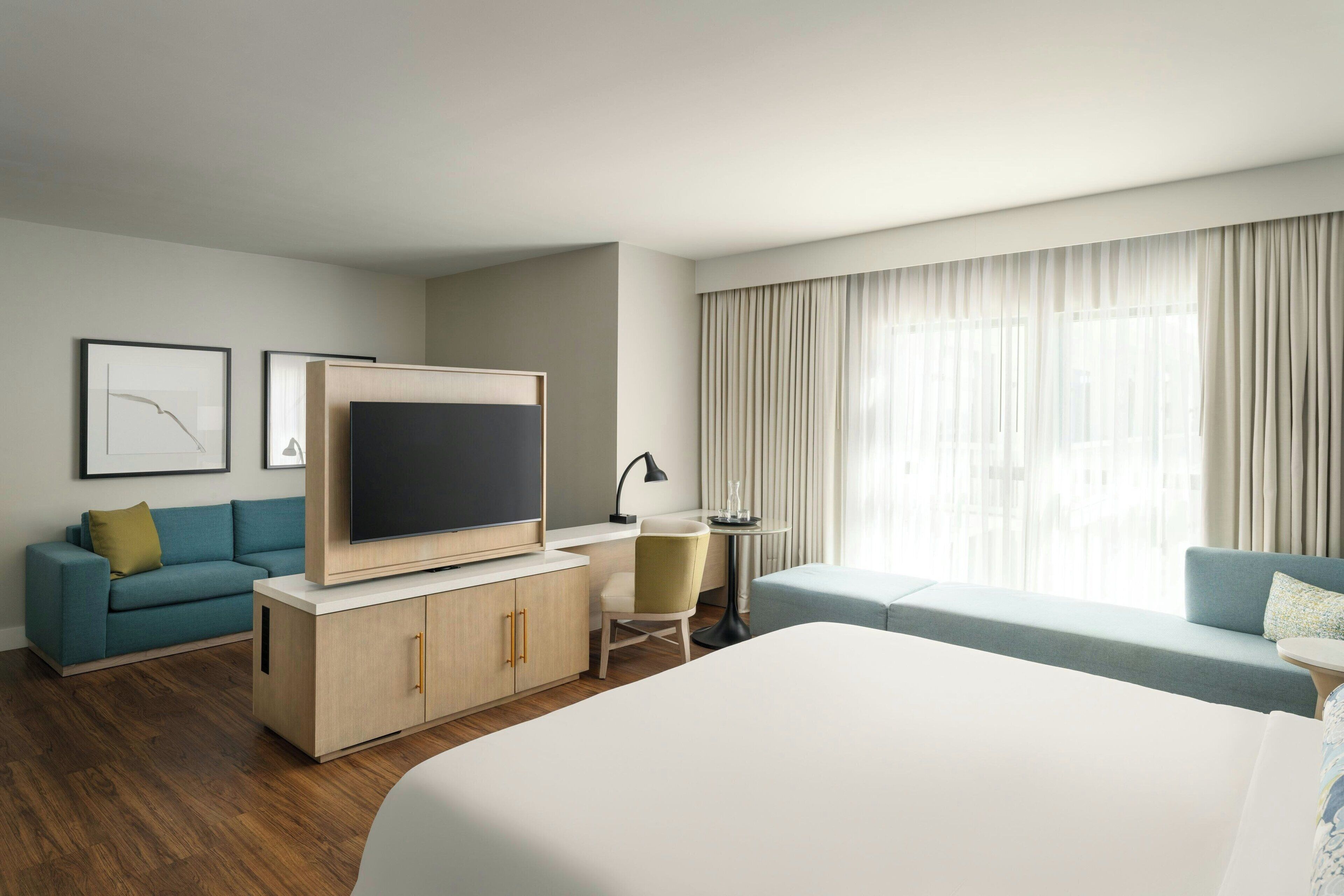 Suite junior, 1 cama King size, vista al resort | Ropa de cama de alta calidad y camas con pillow-top 