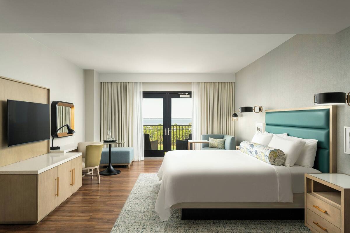 1 bedroom, premium bedding, pillow-top beds, in-room safe