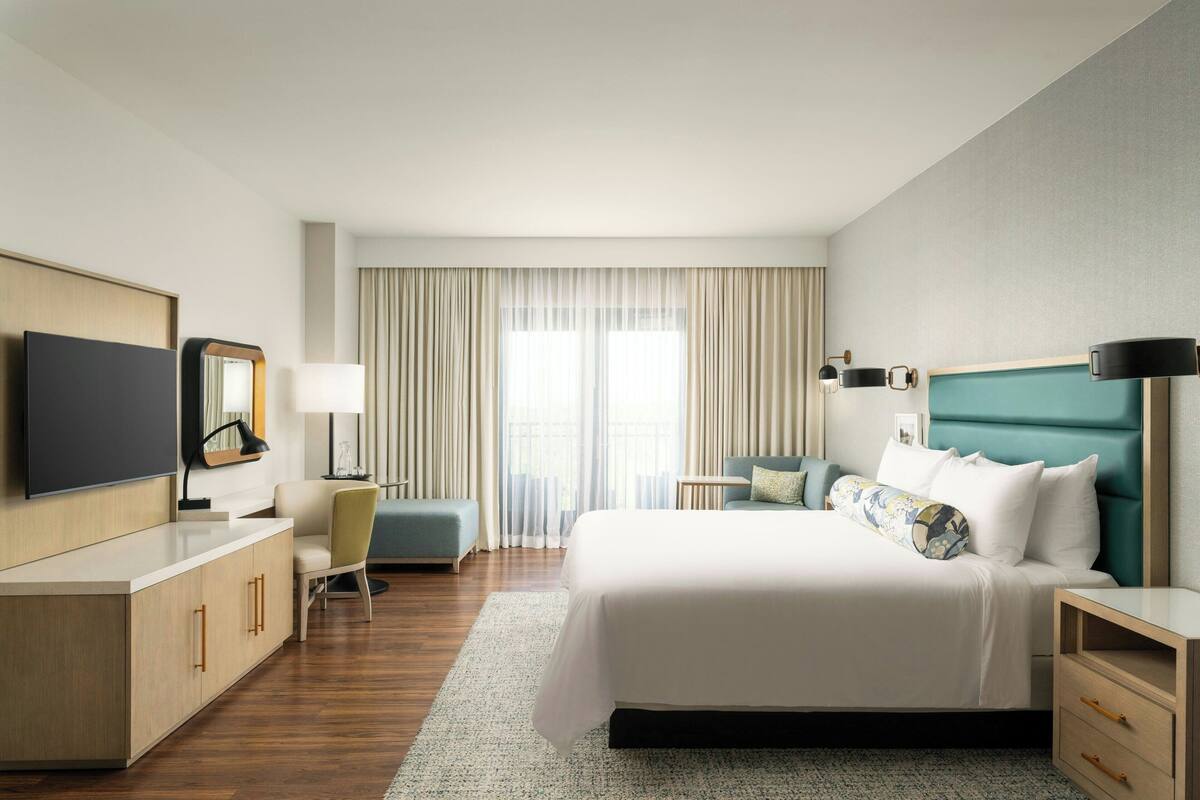 Chambre Deluxe, 1 très grand lit, vue établissement (Balcony)