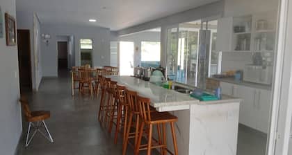 Belle ferme avec piscine, une petite Ăźle. PrĂšs de la cascade Rio Jaguari.