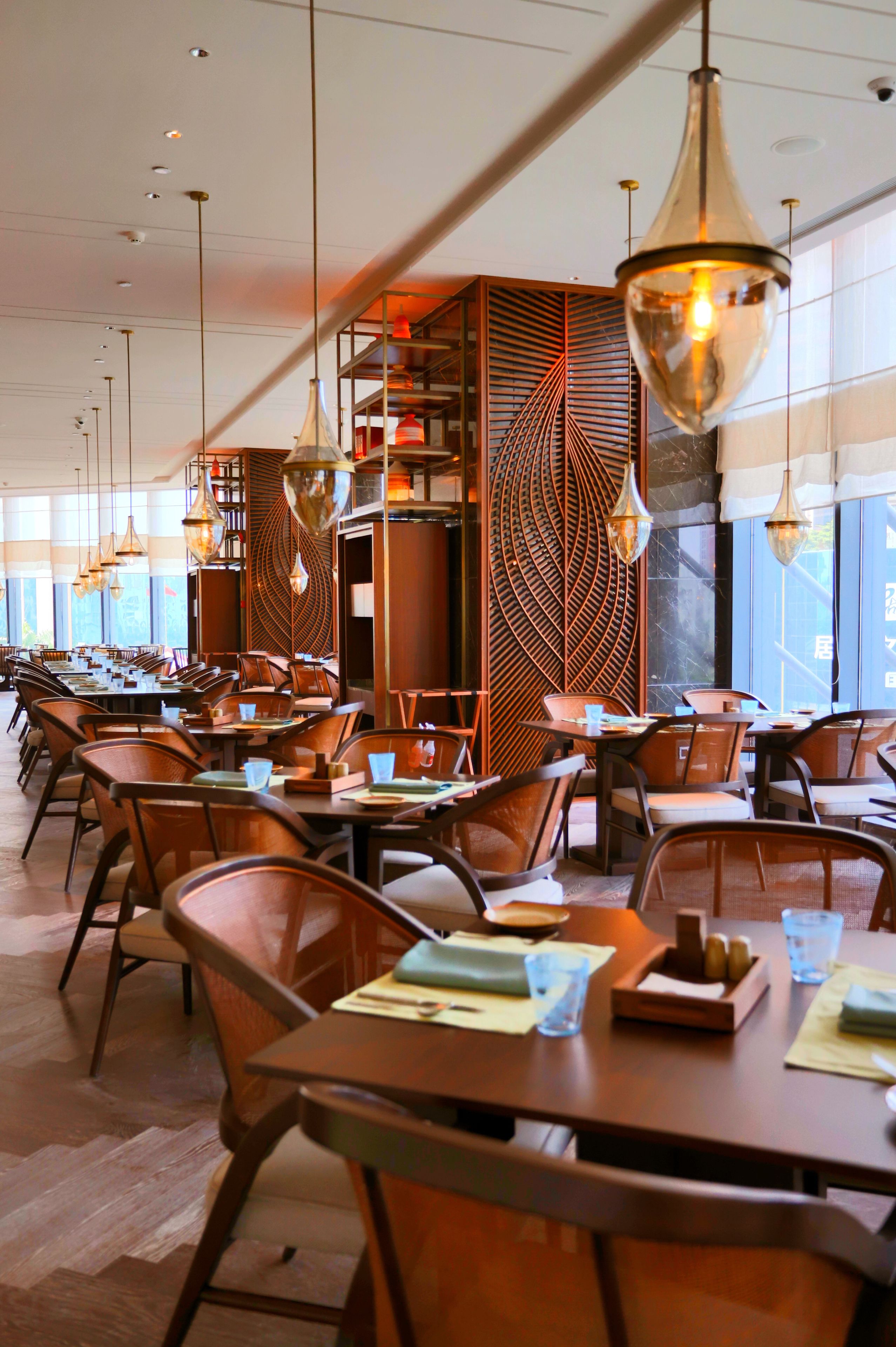 daily buffet breakfast (cny 138 per person)