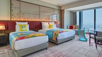 Family Room, 1 King Bed, River View (High Floor) | Premium bedding, down duvets, minibar, in-room safe