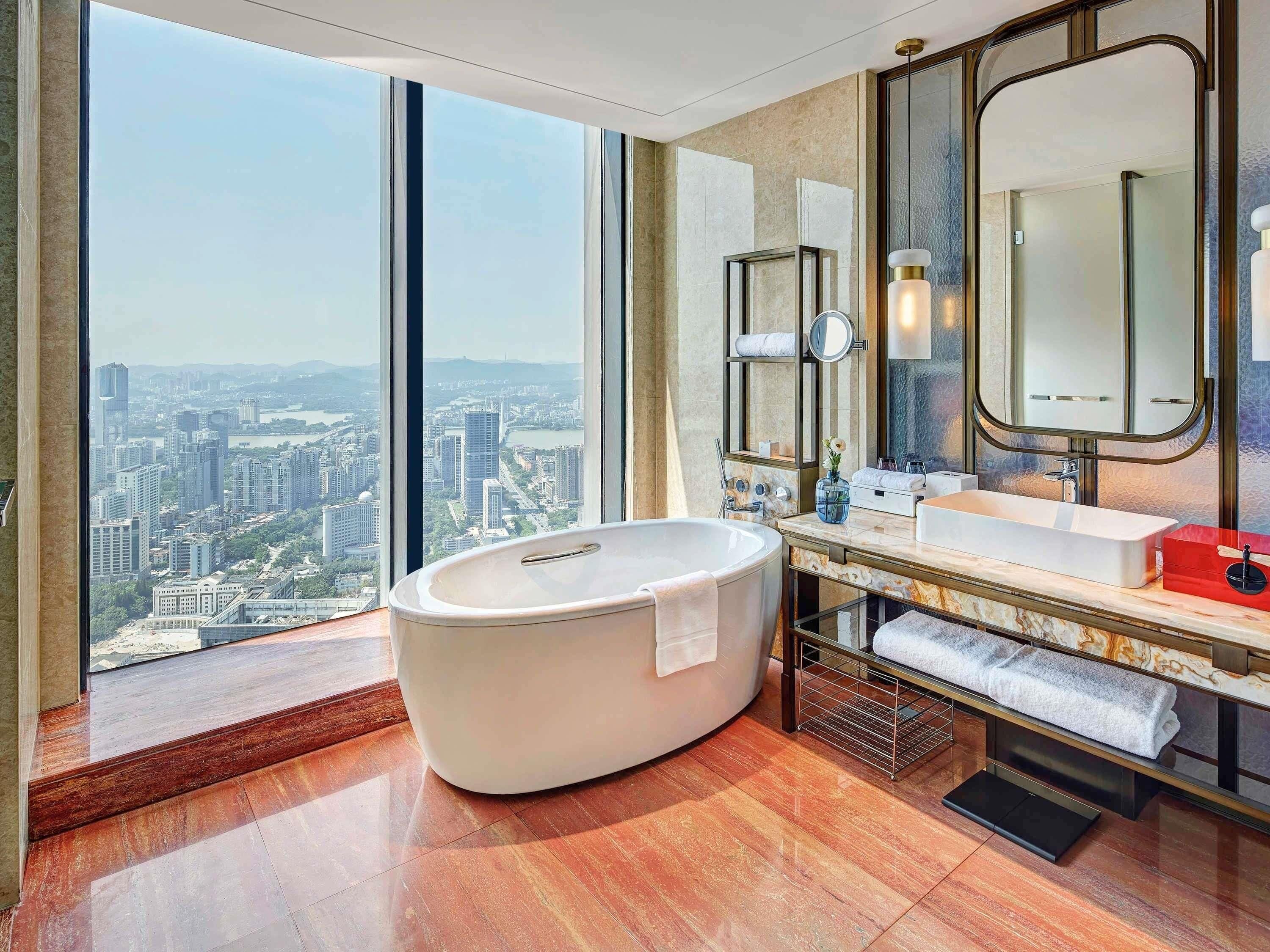 Habitación Deluxe, 2 camas individuales, vista al río (High Floor) | Ropa de cama de alta calidad, edredón y minibar 