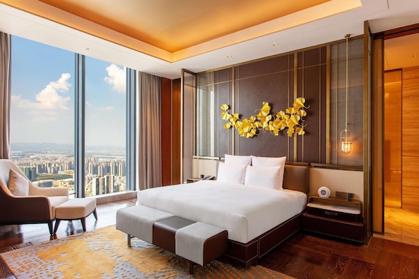 Presidential Suite, 1 Katil Raja (King), Accessible, Akses Club Lounge (High Floor) | Peralatan tempat tidur premium, gebar bulu kapas, bar mini