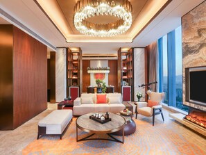 Phòng Suite Presidential, 1 giường cỡ king, phù hợp cho người khuyết tật (High Floor) | Bộ đồ giường cao cấp, chăn bông, minibar, két bảo mật tại phòng