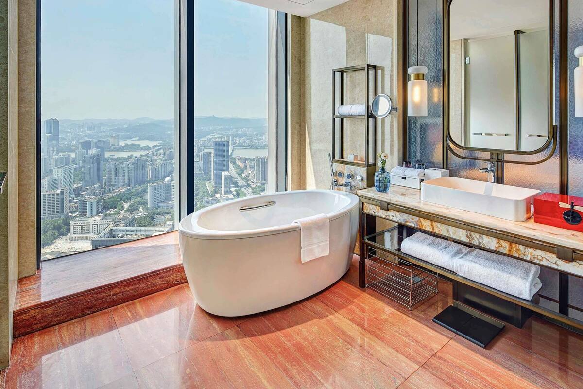 Deluxe Room, 2 Single Beds, River View (High Floor) | Premium bedding, down duvets, minibar, in-room safe