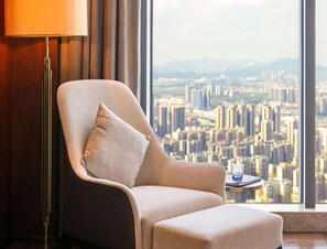 Presidential Suite, 1 King Bed, Accessible, Club Lounge Access (High Floor) | Premium bedding, down comforters, minibar, in-room safe - Pullman Huizhou Kaisa (Huizhou)