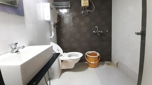 Bathroom - Hexa Relax Stay (Mumbai)