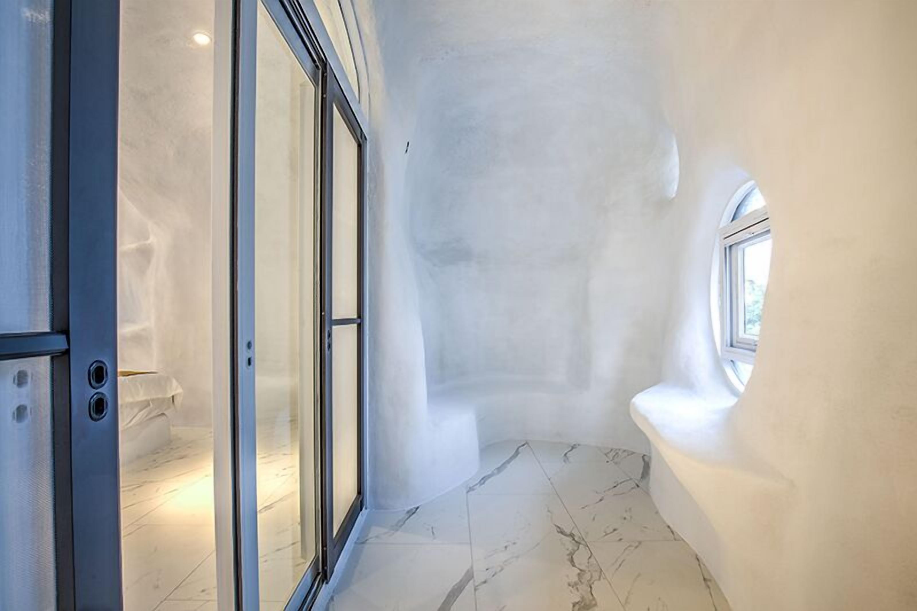 Signature Double Room | Individually furnished, desk, blackout drapes, soundproofing