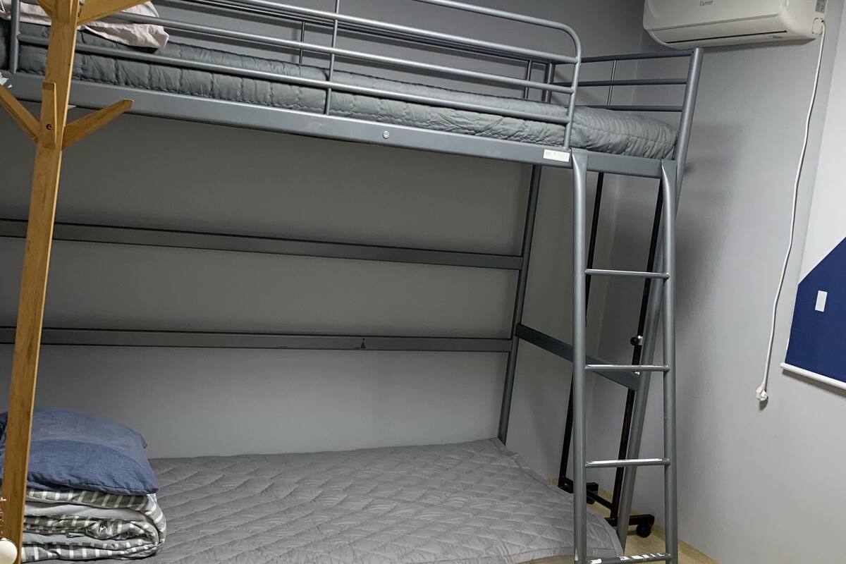 Rollaway beds, free WiFi