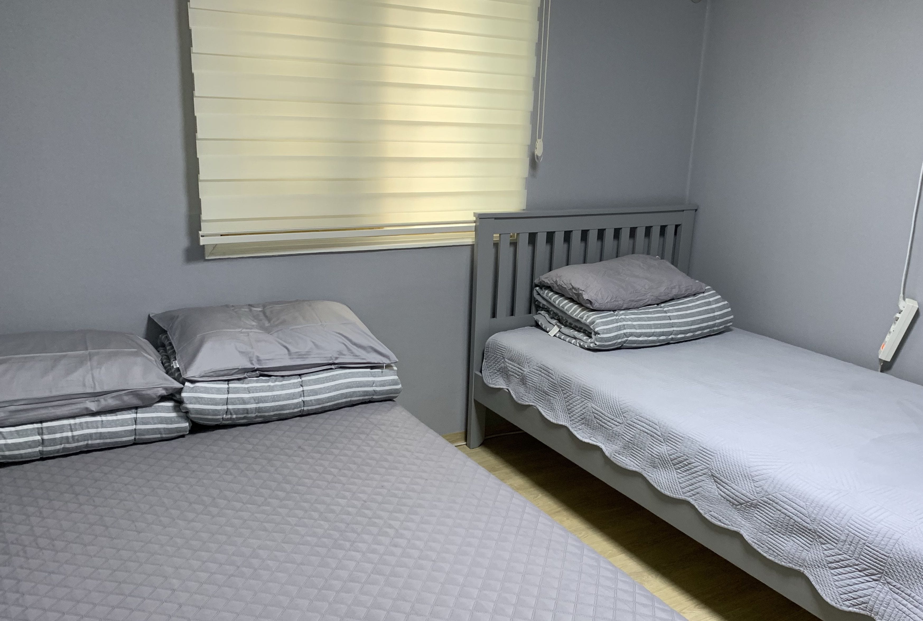 三人房 | 折叠床/加床（额外收费）、免费 WiFi