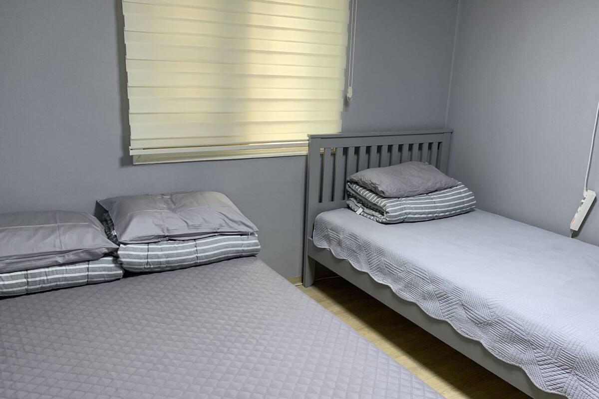 Rollaway beds, free WiFi