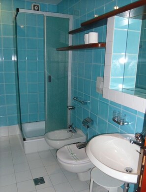 Hair dryer, towels