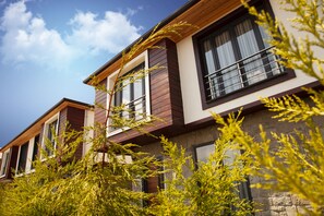 Front of property - Royal Villa (Arsin)