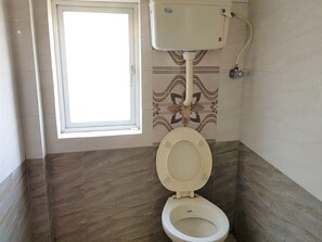 Standard Double Room | Bathroom