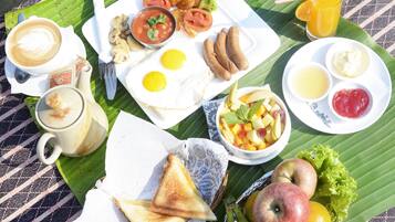 Free daily buffet breakfast