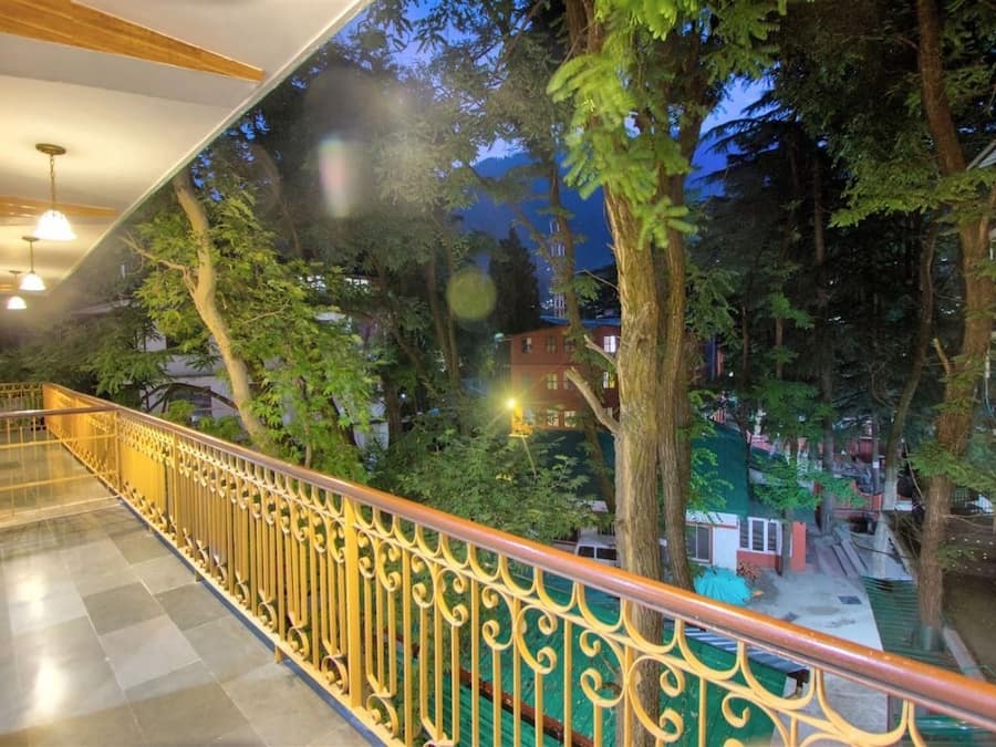 Deluxe Double Room, 1 Double Bed | Balcony