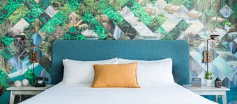 Canvas Moncton, Tapestry Collection by Hilton