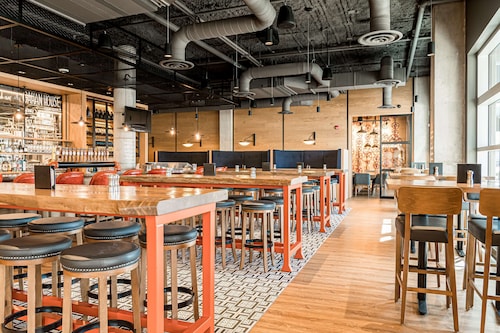 Canvas Moncton, Tapestry Collection by Hilton