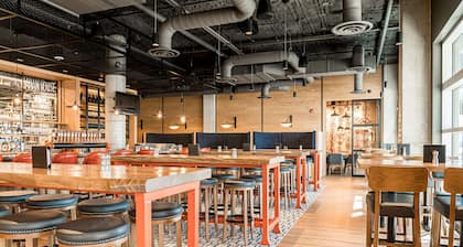 Canvas Moncton, Tapestry Collection by Hilton