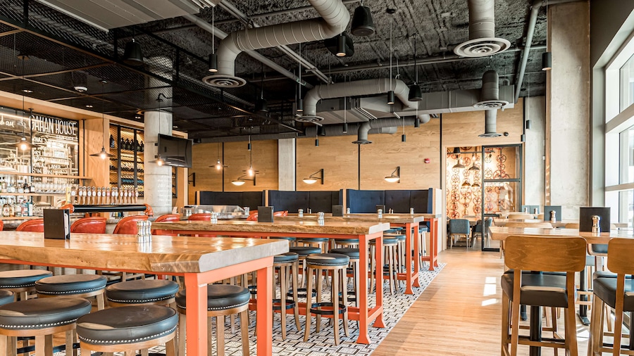 Canvas Moncton, Tapestry Collection by Hilton