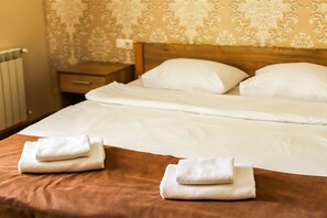 Comfort Double Room (LaMa) | Iron/ironing board, free WiFi, bed sheets - Hotel LaMa 2 (Kyiv)