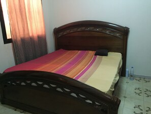 3 Schlafzimmer, Bügeleisen/Bügelbrett, Bettwäsche