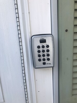 Exterior detail - Beautiful house on Summit Lake (Summit)