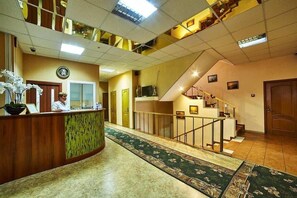 Reception - Delta Hotel (Kyiv)