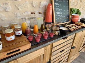 Petit déjeuner continental compris tous les jours
