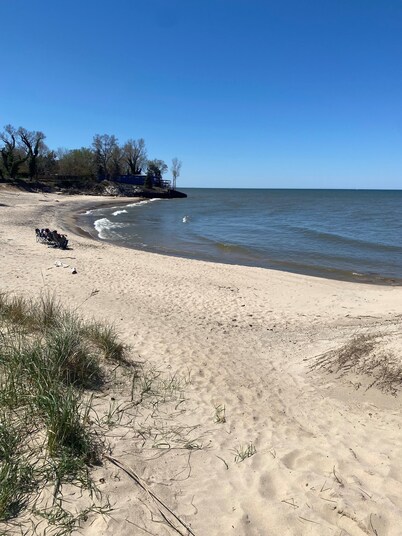 LAKEFRONT & BEACHSIDE 2026 SUMMER RARE PRIME Holiday WEEK AVAILABLE 7/4 to 7/11
