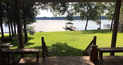 LAKEFRONT Paradise with Boat Dock Sleeps 16+