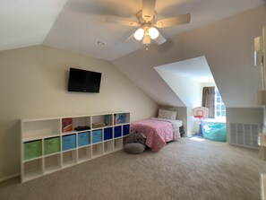 6 bedrooms, travel cot, free WiFi, bed sheets - LAKEFRONT Paradise with Boat Dock Sleeps 16+ (Quitman)