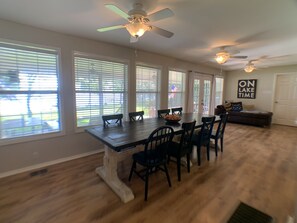 Dining - LAKEFRONT Paradise with Boat Dock Sleeps 16+ (Quitman)