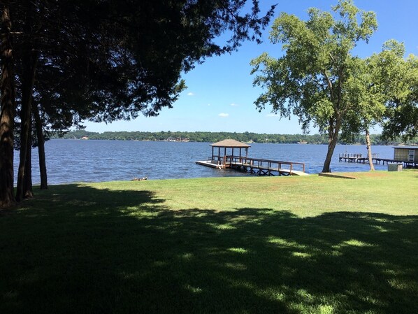 Property grounds - LAKEFRONT Paradise with Boat Dock Sleeps 16+ (Quitman)