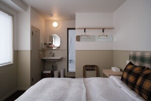 Kamar Double Deluks, 1 Tempat Tidur Queen, Bebas Asap Rokok, jet tub | Didekorasi berbeda-beda dan dilengkapi dengan perabotan berbeda-beda