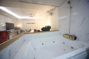 Premium Room | Private spa tub