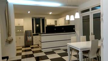 5 bedrooms, free WiFi, wheelchair access