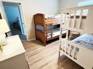 4 bedrooms, free WiFi, bed sheets